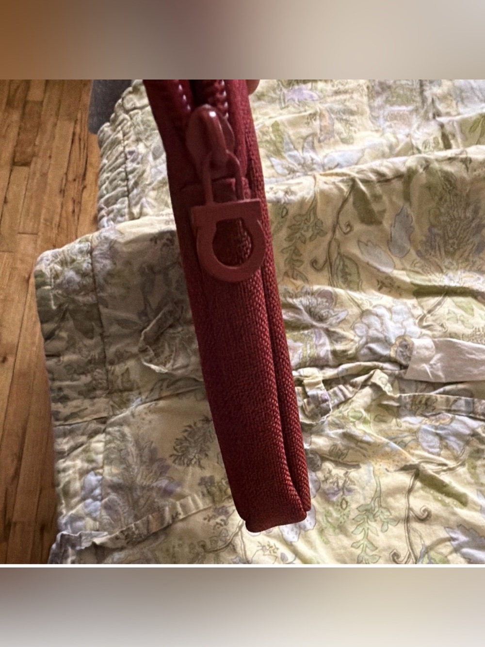 Salvatore Ferragamo Men's Wine Red Travel Pouch
NWT - Picture 3 of 7